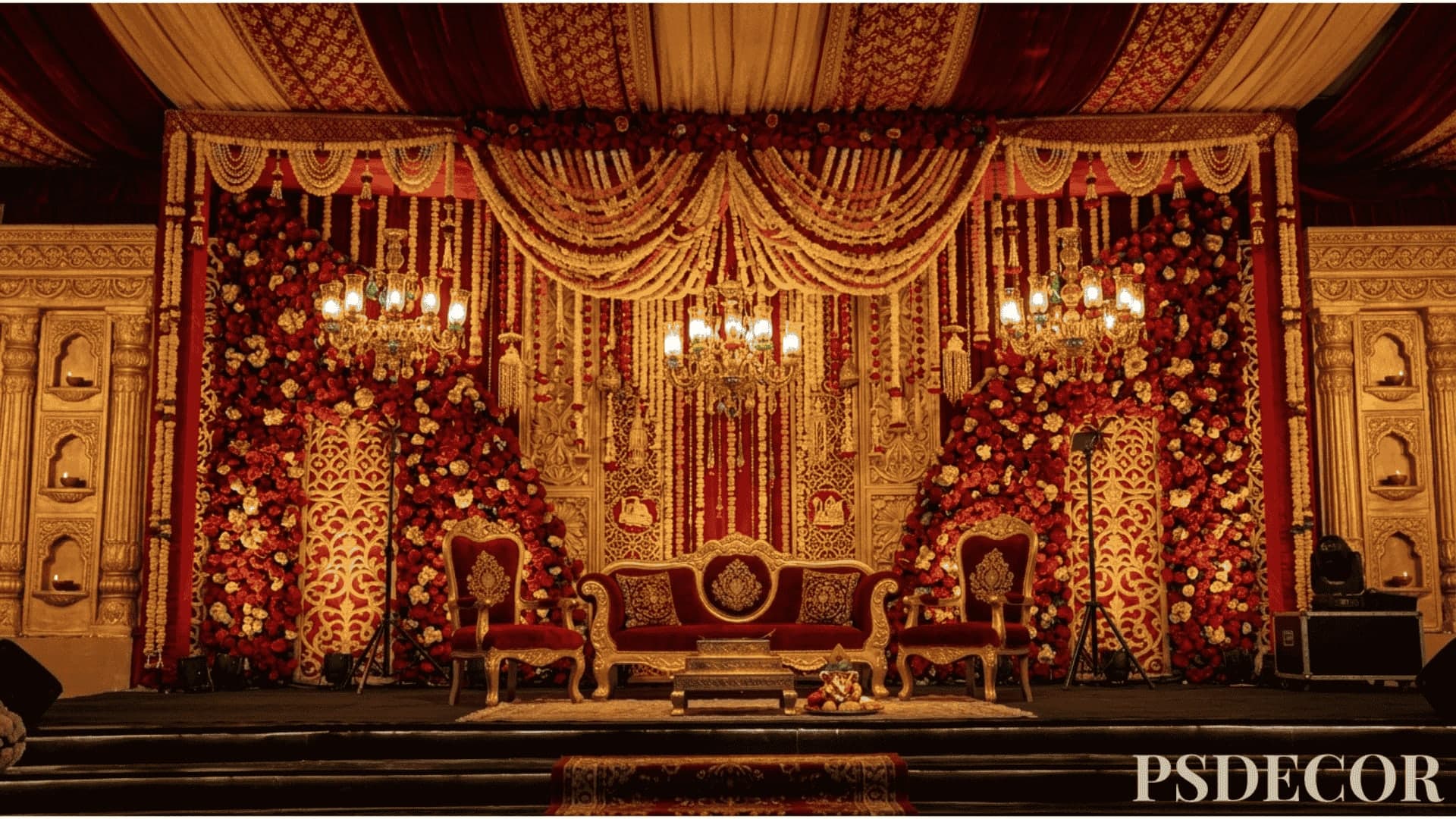 How Cultural Traditions Shape Wedding Décor in India - North Indian Wedding Décor: A Symphony of Royal Grandeur