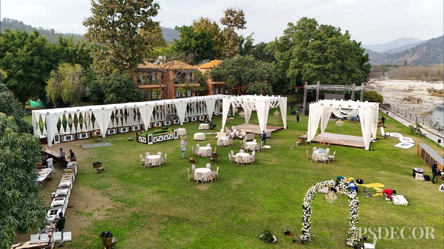 Best Wedding Planners in Jim Corbett – Prices, Photos & Complete Services Guide (2025) - 3. Wedding Décor & Experience Styling